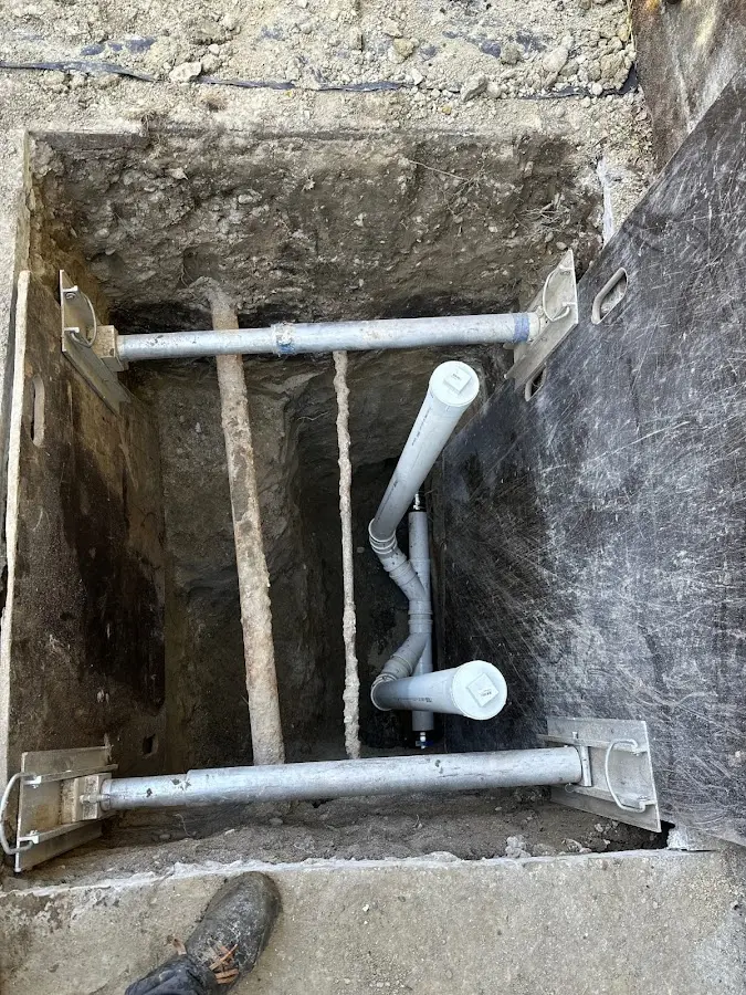 Experienced plumber completing Gas Line Repair work in Dallas